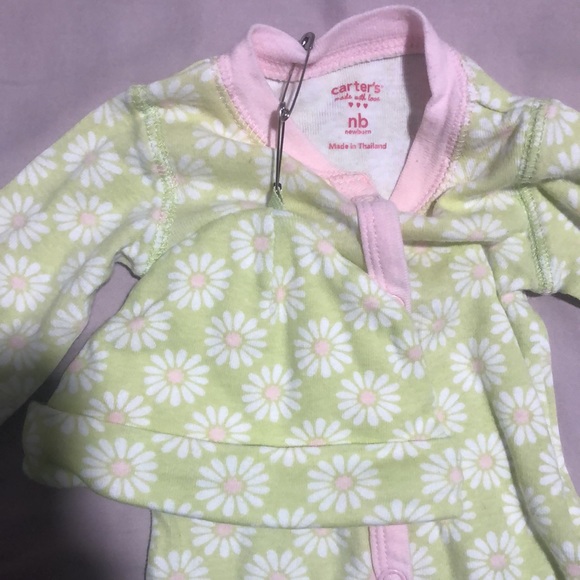 Newborn Carters Sleepwear with matching hat - Picture 2 of 4